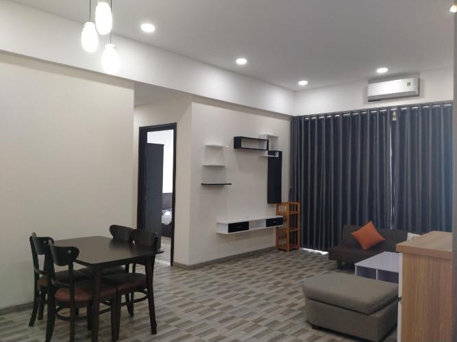 phòng khách căn hộ đảo kim cương Căn hộ Đảo Kim Cương tầng trung, đón view thành phố sầm uất.