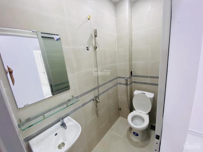 Phòng tắm nhà phố Quận Bình Thạnh Nhà phố hẻm xe hơi Q.Bình Thạnh diện tích sử dụng 56m2, nội thất cơ bản