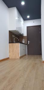 Phòng bếp Kingston Residence, Phú Nhuận Căn hộ Officetel Kingston Residence nội thất đầy đủ.