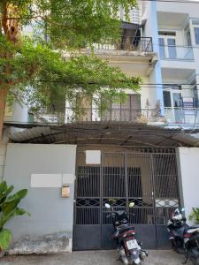 Mặt bằng kinh doanh Nguyễn Hữu Cảnh, Bình Thạnh Mặt bằng hướng Đông Bắc, trong hẻm đường nhựa xe hơi ra vào.