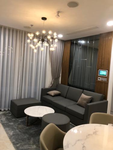 Phòng khách Vinhomes Golden River, Quận 1 CĂN HỘ VINHOMES GOLDEN RIVER HƯỚNG ĐÔNG BẮC