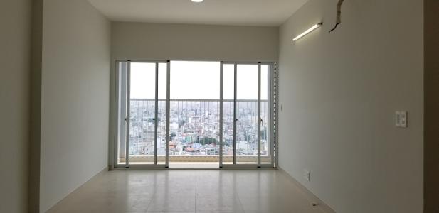 Phòng khách căn hộ Carillon 7, Tân Phú Căn hộ Carillon 7 ban công hướng Bắc, view tràn ngập gió và ánh sáng.