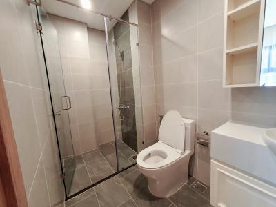 Phòng tắm căn hộ Vinhomes Grand Park Căn hộ Vinhomes Grand Park bàn giao nội thất đầy đủ, view thành phố.