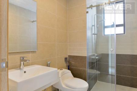 Toilet 2 Bán căn hộ The Sun Avenue 2PN, block 4, không nội thất, view nhìn về hướng Đảo Kim Cương và Thạnh Mỹ Lợi