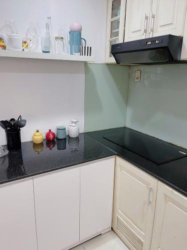 Phòng bếp chung cư Phan Xích Long, Phú Nhuận Căn hộ chung cư Phan Xích Long hướng Tây Bắc, đầy đủ nội thất.