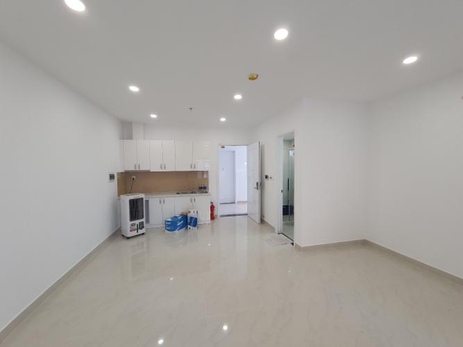 phòng khách + bếp sài gòn mia Bán căn hộ Saigon Mia, diện tích 29.84m2, thiết kế hiện đại tinh tế với 1 phòng ngủ
