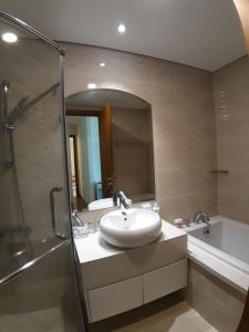 Phòng tắm Căn hộ Vinhomes Central Park  CHO THUÊ CĂN HỘ VINHOMES CENTRAL PARK, BÌNH THẠNH