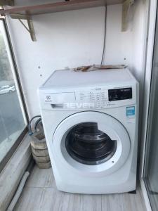 Lô gia The Golden Star, Quận 7 Căn hộ Golden Star đầy đủ nội thất, hướng Đông Nam.