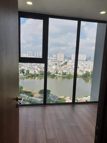 Phòng ngủ Eco Green Saigon Căn hộ Eco Green Saigon tầng trung, nội thất cơ bản, view thành phố.