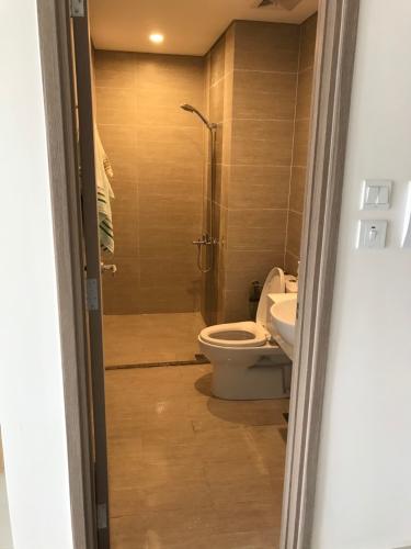 nhà tắm căn hộ Vinhomes Grand Park Căn hộ Vinhomes Grand Park tầng cao, cửa hướng Đông Nam.