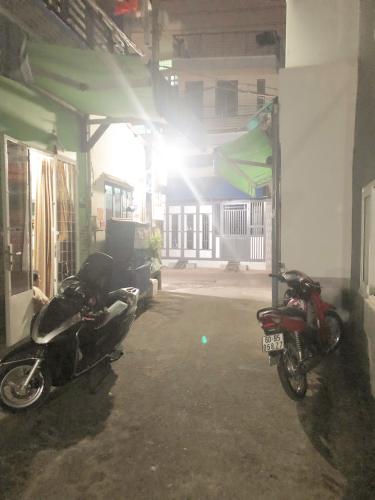 Đường phía trước nhà phố Nhà phố Gò Vấp diện tích đất 23m2, khu dân cư an ninh hiện hữu.