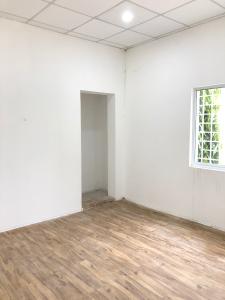 Phòng ngủ nhà phố Nhà phố 1 trệt 1 lầu Quận 1 hẻm xe hơi, thích hợp kinh doanh.