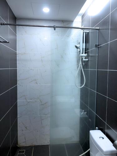 Phòng tắm căn hộ Green Building, Quận 9 Căn hộ Green Building view thành phố cực thoáng, đủ tiện nghi.