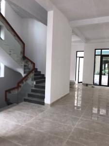 Không gian căn biệt thự Quận 1 Biệt thự Vinhomes Golden River, kết cấu gồm 1 hầm 1 trệt và 3 lầu.