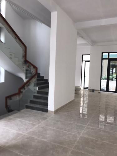 Không gian căn biệt thự Quận 1 Biệt thự Vinhomes Golden River, kết cấu gồm 1 hầm 1 trệt và 3 lầu.