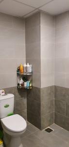 Phòng tắm NewTown Apartment, Thủ Đức Căn hộ Newtown Apartment hướng Đông Nam, nội thất cơ bản.