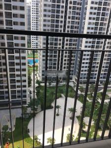 Ban công Vinhomes Grand Park Quận 9 Căn hộ Vinhomes Grand Park đầy đủ nội thất, view nội khu hồ bơi.