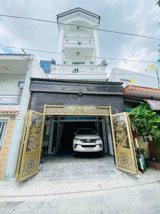 Nhà phố Quận 12 Nhà phố mặt tiền đường Tân Thới Hiệp 9, diện tích 75m2 đầy đủ nội thất.