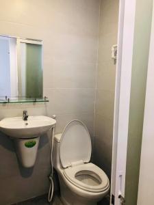 Phòng tắm chung cư Nguyễn Thái Bình Bán căn hộ chung cư Nguyễn Thái Bình, phường Nguyễn Thái Bình, quận 1, diện tích 36m2, đầy đủ nội thất.