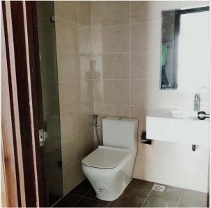 Toilet The Tresor Quận 4 Căn hộ tầng cao The Tresor hướng Đông Bắc, view thoáng mát.