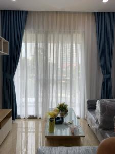 phòng khách Cho thuê căn hộ Saigon South Residence 3PN, tầng thấp, DT 100m2, đầy đủ nội thất