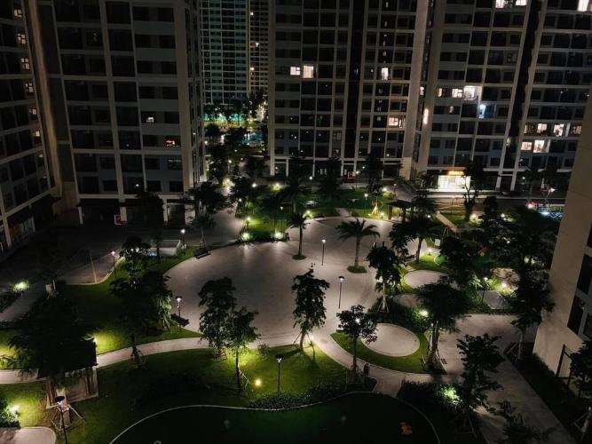 View ban đêm  căn hộ Vinhomes Grand Park Căn hộ Vinhomes Grand Park tầng thấp, nội thất cơ bản.