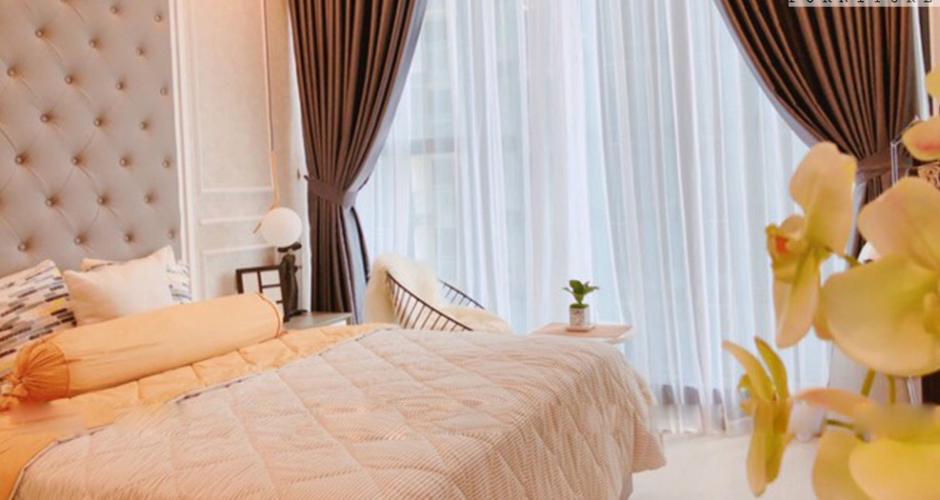 Phòng ngủ căn hộ Vinhomes Golden River, Quận 1 Căn hộ Vinhomes Golden River hướng Tây Nam, view nội khu yên tĩnh.