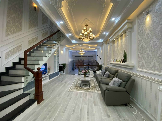 Biệt thự Huyện Nhà Bè Biệt thự tân cổ điển thiết kế 3 tầng và sân thượng kiên cố, đầy đủ nội thất.