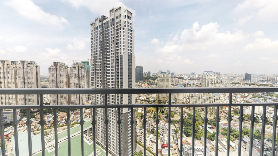 View căn hộ Vinhomes Central Park, Quận Bình Thạnh Căn hộ Vinhomes Central Park tầng 29, view thành phố sầm uất.