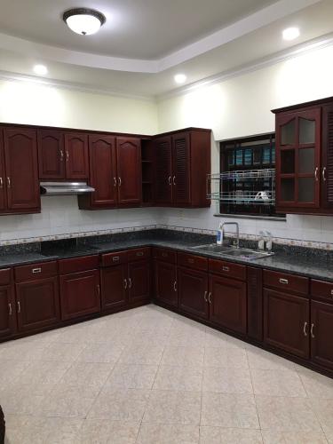 Biệt thự sân vườn phường An Phú, quận 2 Biệt thự sân vườn P. An Phú quận 2, diện tích 12m x 22m, đầy đủ nội thất