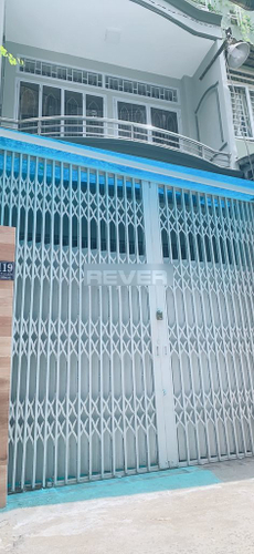 Mặt tiền nhà phố Quận Tân Bình Nhà phố thiết kế 1 trệt, 1 lầu đường Trường Chinh, khu dân cư sầm uất.