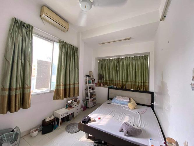 Phòng ngủ căn hộ 212 Nguyễn Trãi, Quận 1 Căn hộ 212 Nguyễn Trãi cửa hướng Tây Bắc, nội thất cơ bản.