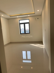 Nhà phố Quận Thủ Đức Nhà phố thiết kế 1 trệt, 3 lầu mới xây rất chắc chắn, không có nội thất.