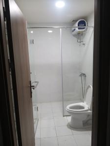 Phòng tắm Cetana Thủ Thiêm, Quận 2 Căn hộ Centana Thủ Thiêm tầng trung, view sông mát mẻ.