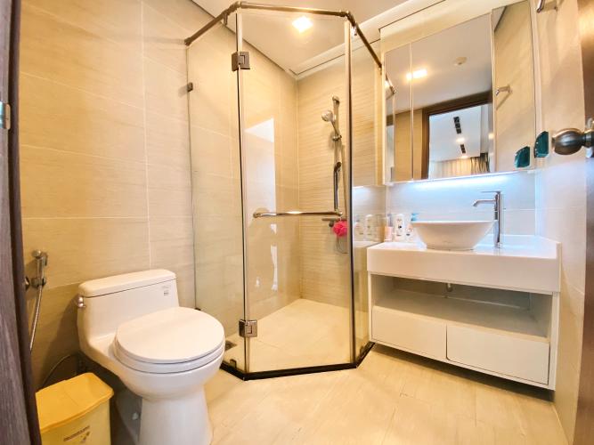 Toilet căn hộ VINHOMES CENTRAL PARK Căn hộ Vinhomes Central Park đầy đủ nội thất diện tích 80m².