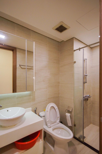 Căn hộ Vinhomes Central Park, Quận Bình Thạnh Căn hộ Vinhomes Central Park tầng 6 diện tích 51.2m2, đầy đủ nội thất.