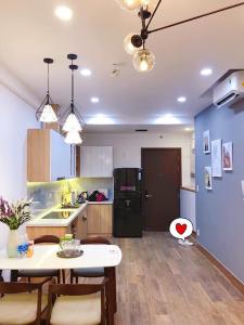 Nội thất Sunrise Riverside Căn hộ Sunrise Riverside tầng cao đón view nội khu mát mẻ.