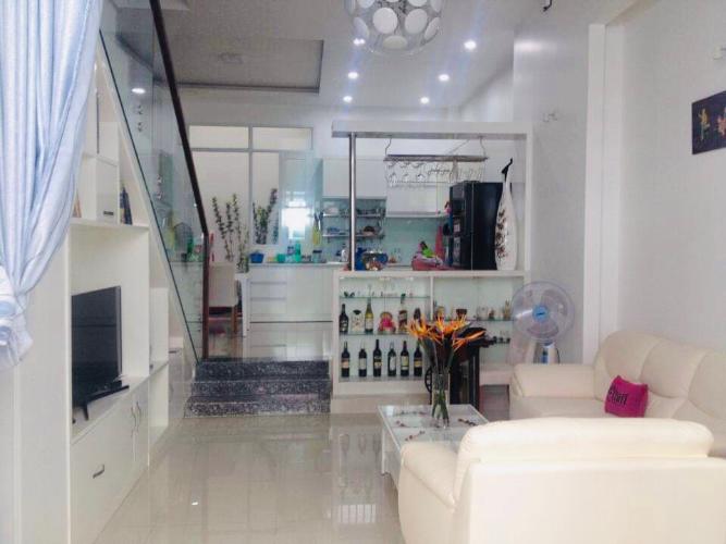 Nhà phố đường Đỗ Thừa Luông, Tân Phú Nhà phố hướng Đông hẻm xe hơi, nội thất đầy đủ có sổ hổng riêng.