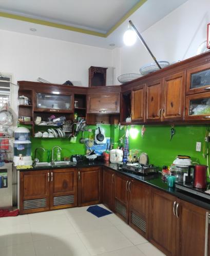 Phòng bếp nhà phố Quận Bình Tân Nhà phố hẻm xe hơi rộng 6m hướng Tây Nam, nội thất cơ bản.