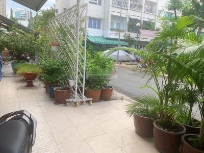 Chung cư 189b Cống Quỳnh Tầng trệt chung cư 189B Cống Quỳnh có sân trước nhà rộng 40m2.