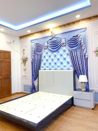 Phòng ngủ nhà phố Quận 7 Nhà hẻm xe tải đường Lâm Văn Bền, nội thất đầy đủ nhà mới xây.
