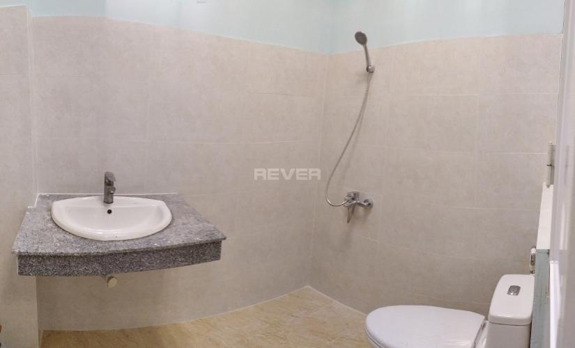 Toilet nhà phố Thảo Điền, Quận 2 Nhà phố mặt tiền khu Thảo Điền, hướng Đông, rộng 120m2.