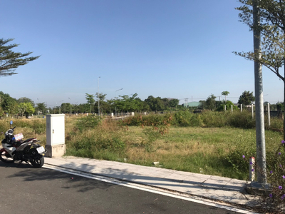 Đất nền Huyện Củ Chi Đất nền mặt tiền đường Trần Văn Chẩm diện tích 168m2, có sổ hồng riêng.