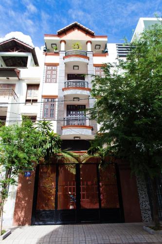 View căn hộ thực tế Nhà phố Nguyễn Văn Dung 4 tầng kiên cố