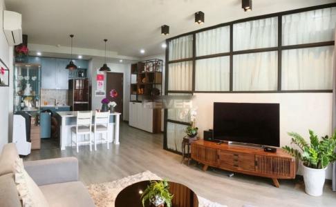 Căn hộ Orchard Parkview hướng Đông Nam, view nội khu hồ bơi.
