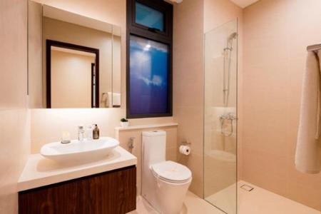 Phòng tắm One Verandah Quận 2 Căn hộ One Verandah đầy đủ nội thất, view sông và thành phố.