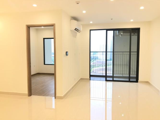 Căn hộ tầng 17 Vinhomes Grand Park ban công Đông Nam, nội thất cơ bản.