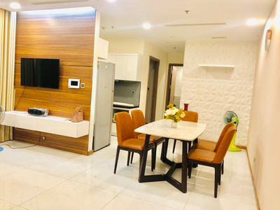 Căn hộ Vinhomes Central Park, Quận Bình Thạnh Căn hộ Vinhomes Central Park tầng 2 view đường Nguyễn Hữu Cảnh.