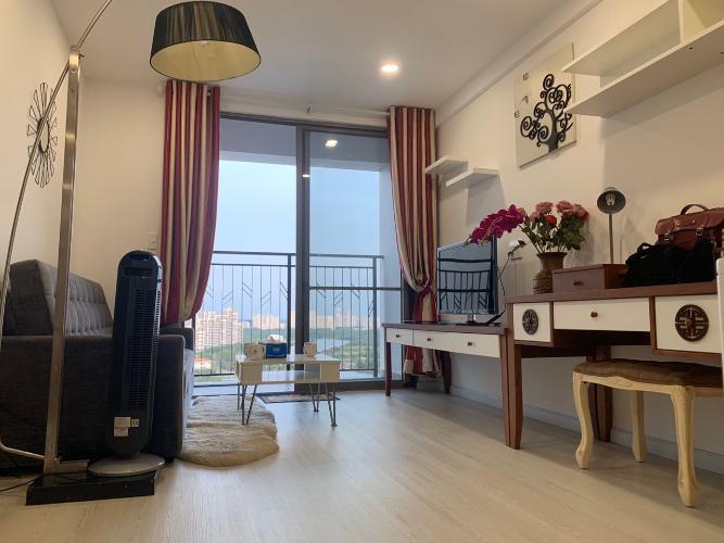 phòng khách Căn hộ Saigon South Residence tầng 18 có 2 phòng ngủ, đầy đủ nội thất.