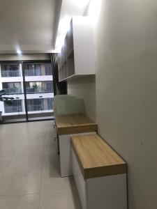 Phòng làm việc The Gold View, Quận 4 Căn Officetel The Gold View, nội thất văn phòng cơ bản.